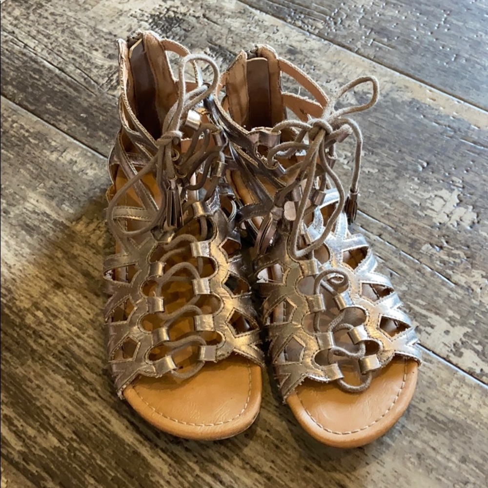 🌻3/$25 Girl’s Report Gold Gladiator Sandal
